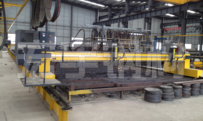 數(shù)控火焰三割炬切割機(jī)QL-6000H用于鋼板切割