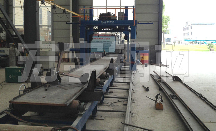 箱型組立機(jī)UZ12用于箱型構(gòu)件組裝