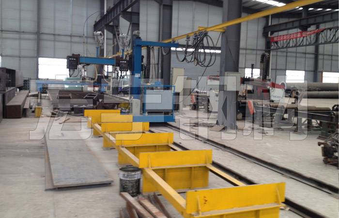 懸臂式電渣機(jī)XD12用于箱型構(gòu)件內(nèi)部焊縫焊接